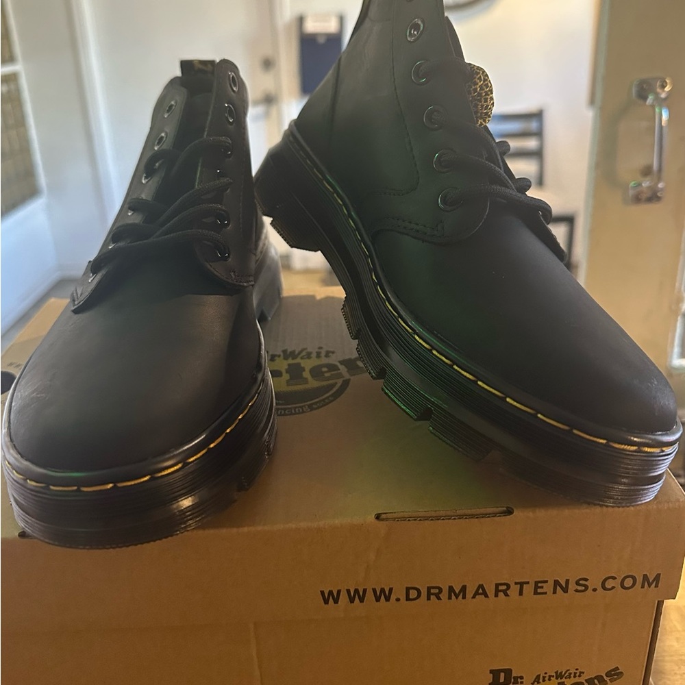 Dr. Martens unisex adult Lace Fashion Boot, Black 7 Men's/8 Women's